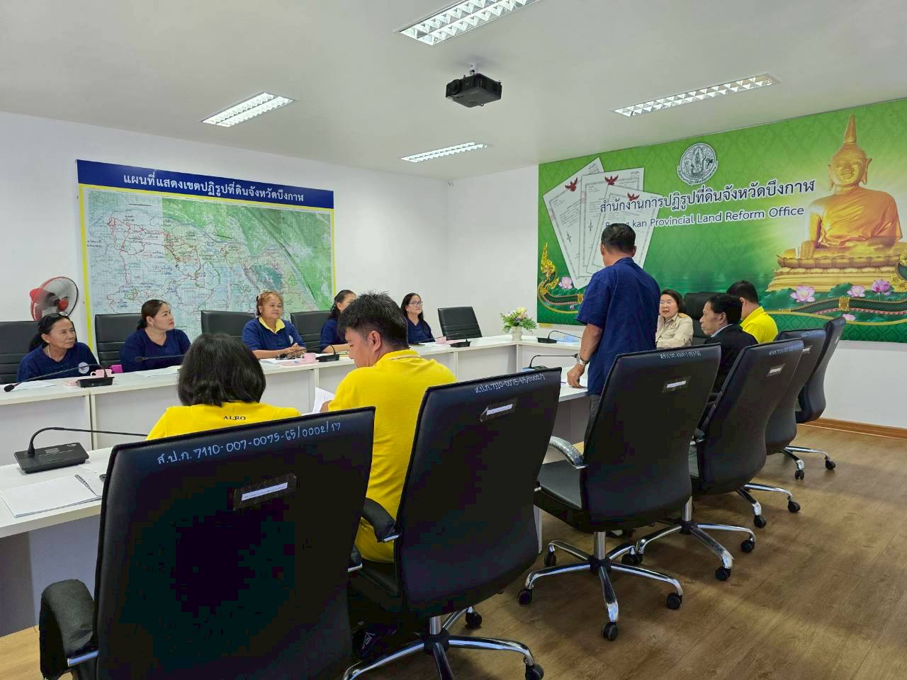 title - ประชุมให้คำแนะนำและชี้แจงรายละเอียดและขั้นตอนการดำเนินงาน วิธีการเสนอที่ดินเอกชนให้ ส.ป.ก.จังหวัด